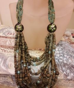 3/$10 Vintage wood bead necklace